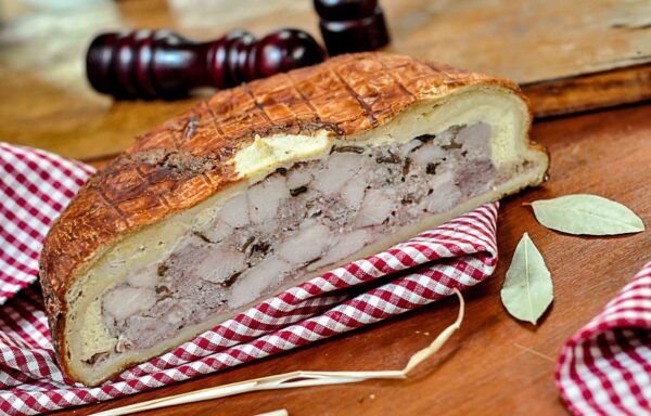 Tourte viande aux cèpes et riesling