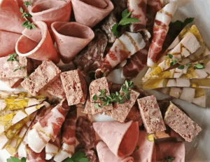 charcuterie pour restaurant